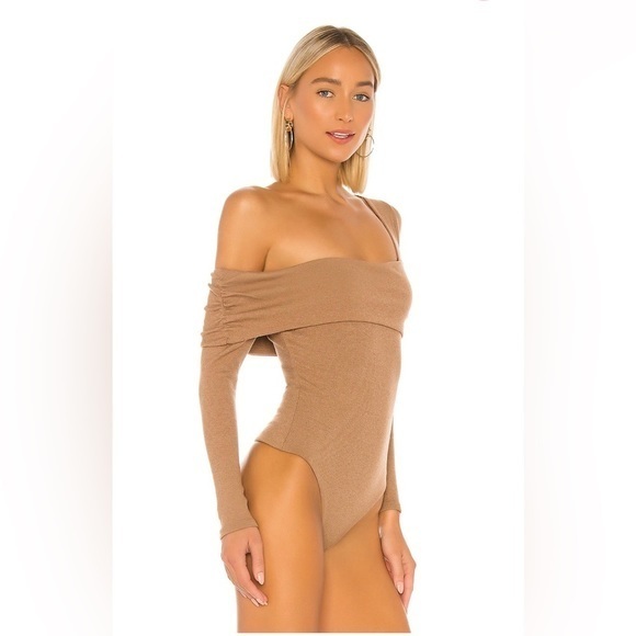 Revolve Bodysuit in Taupe - brand new super stylish - Picture 3 of 5